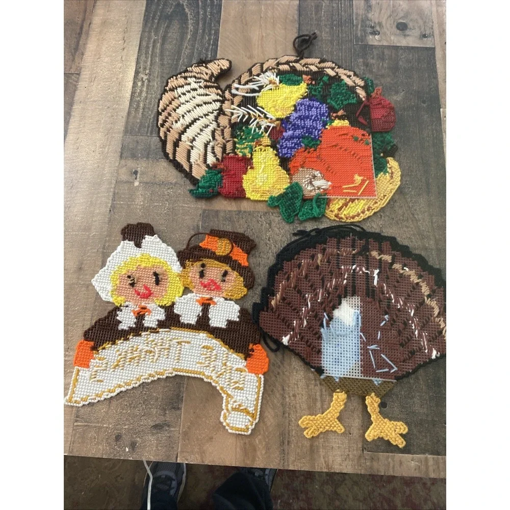 Vtg Plastic Canvas Thanksgiving Wall Decor Lot Pilgrim Turkey Cornucopia‎